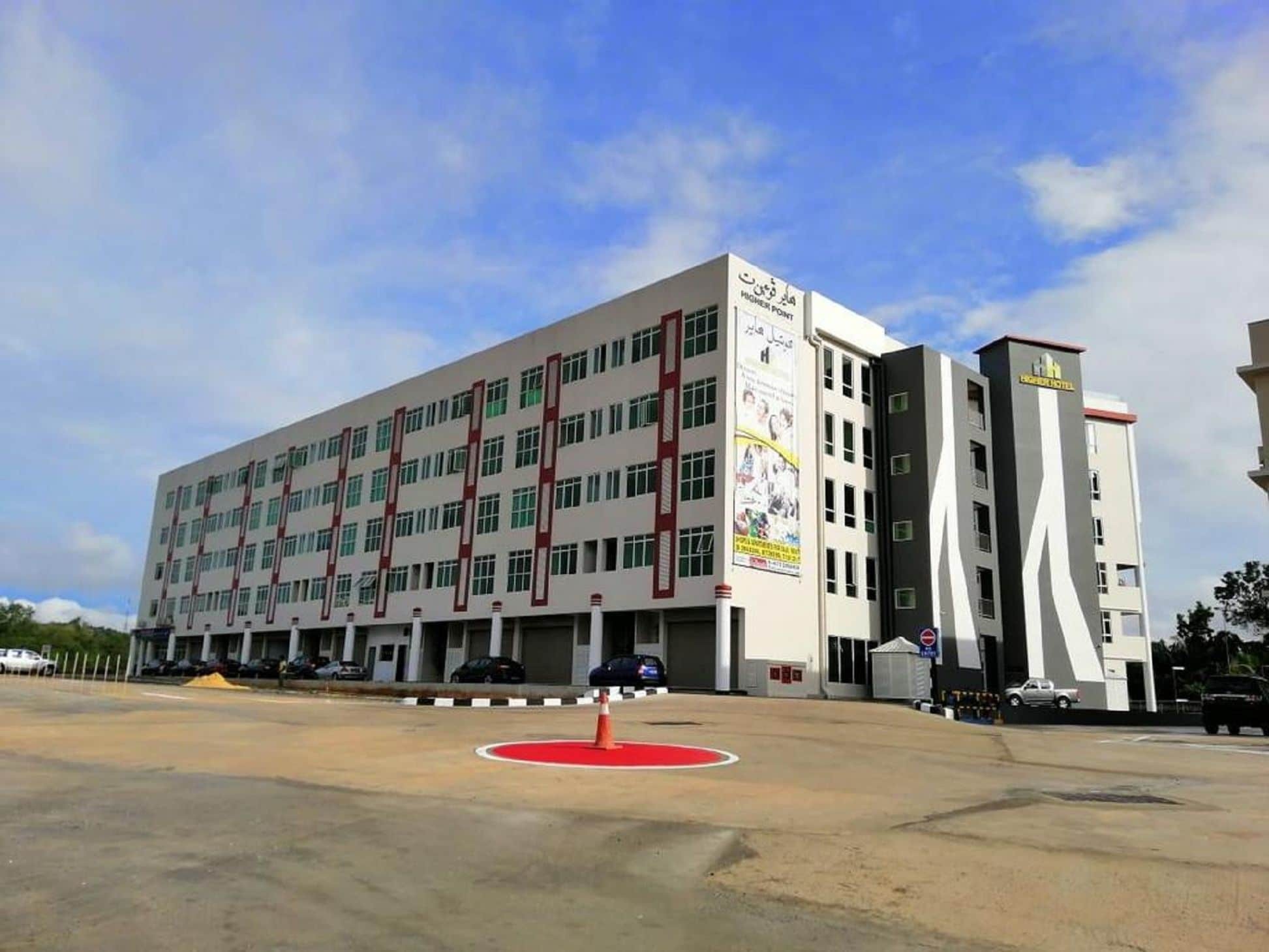 Higher Hotel Бандар-Сері-Бегаван Екстер'єр фото